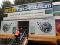 Hereinspaziert: Auf über 100 Quadratmetern Fläche bot die mobile Erlebniswelt BIOTechnikum den Besucherinnen und Besuchern der Jugendmesse für Bildung & Beruf „Du bist die Zukunft“ in Unna Informationen, Anregungen und Raum zum Austausch. Hereinspaziert: Auf über 100 Quadratmetern Fläche bot die mobile Erlebniswelt BIOTechnikum den Besucherinnen und Besuchern der Jugendmesse für Bildung & Beruf „Du bist die Zukunft“ in Unna Informationen, Anregungen und Raum zum Austausch.